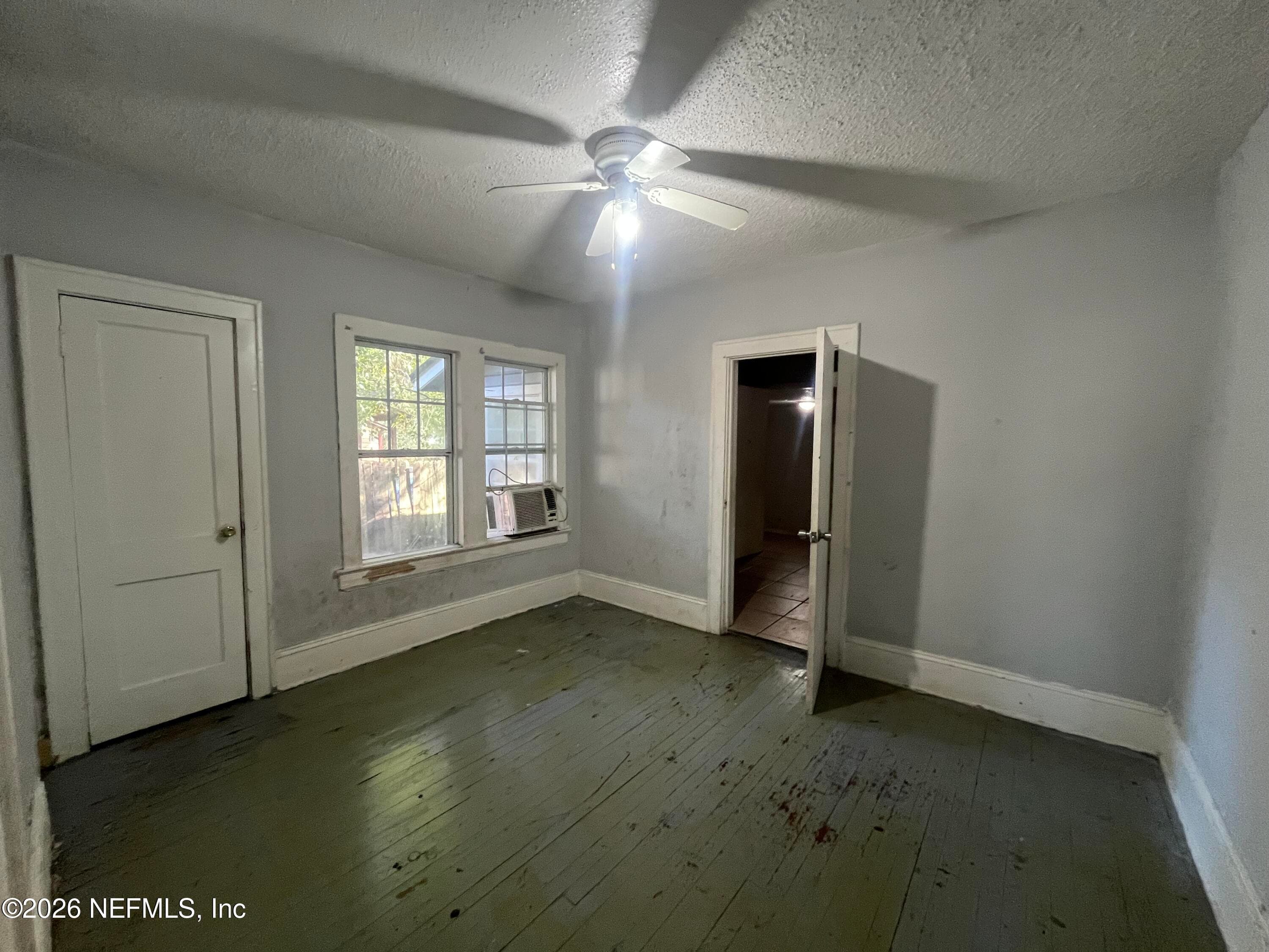 Photo 12 of 652 FERN Street, Jacksonville, FL 32206