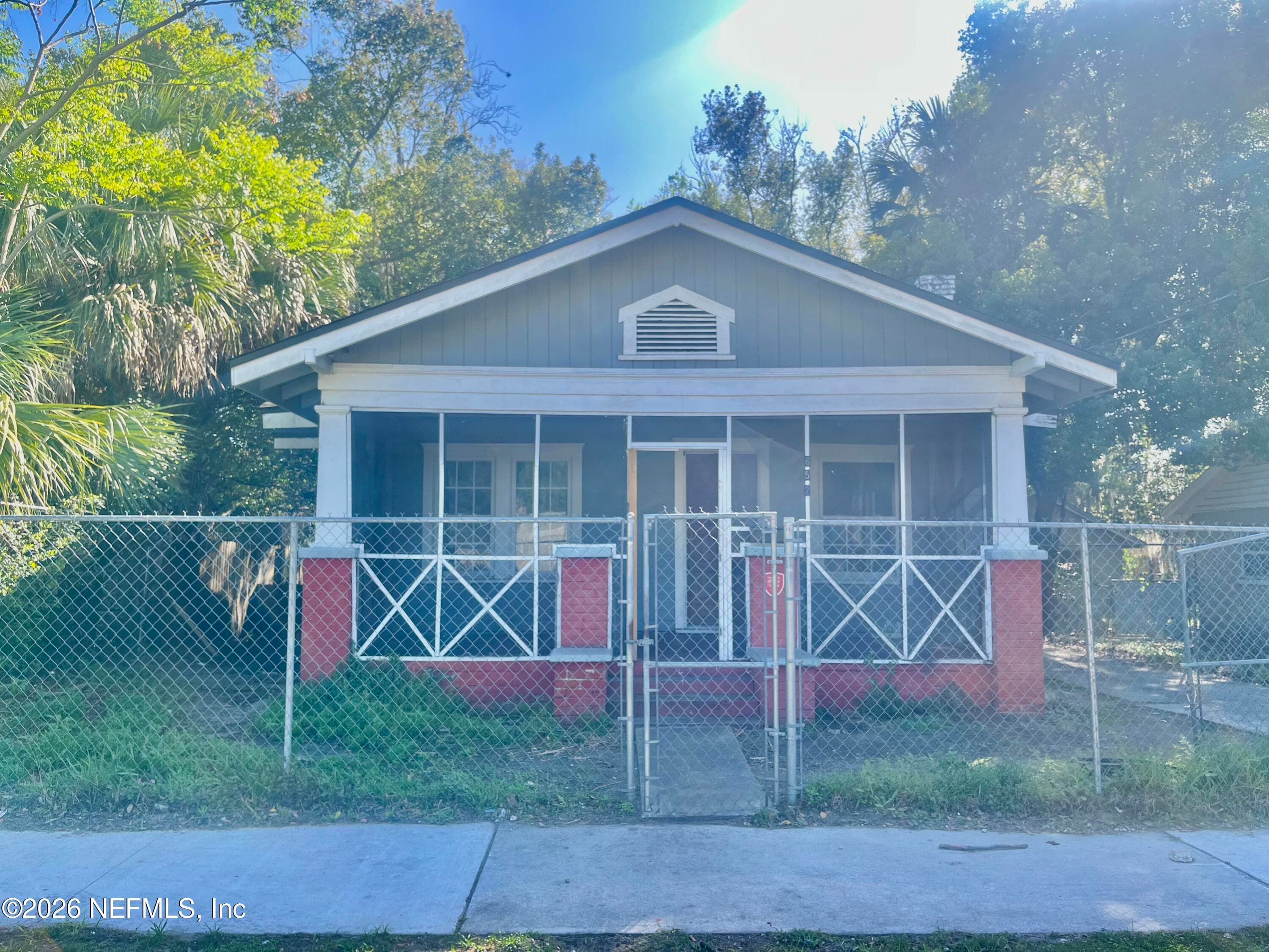 Photo 2 of 652 FERN Street, Jacksonville, FL 32206
