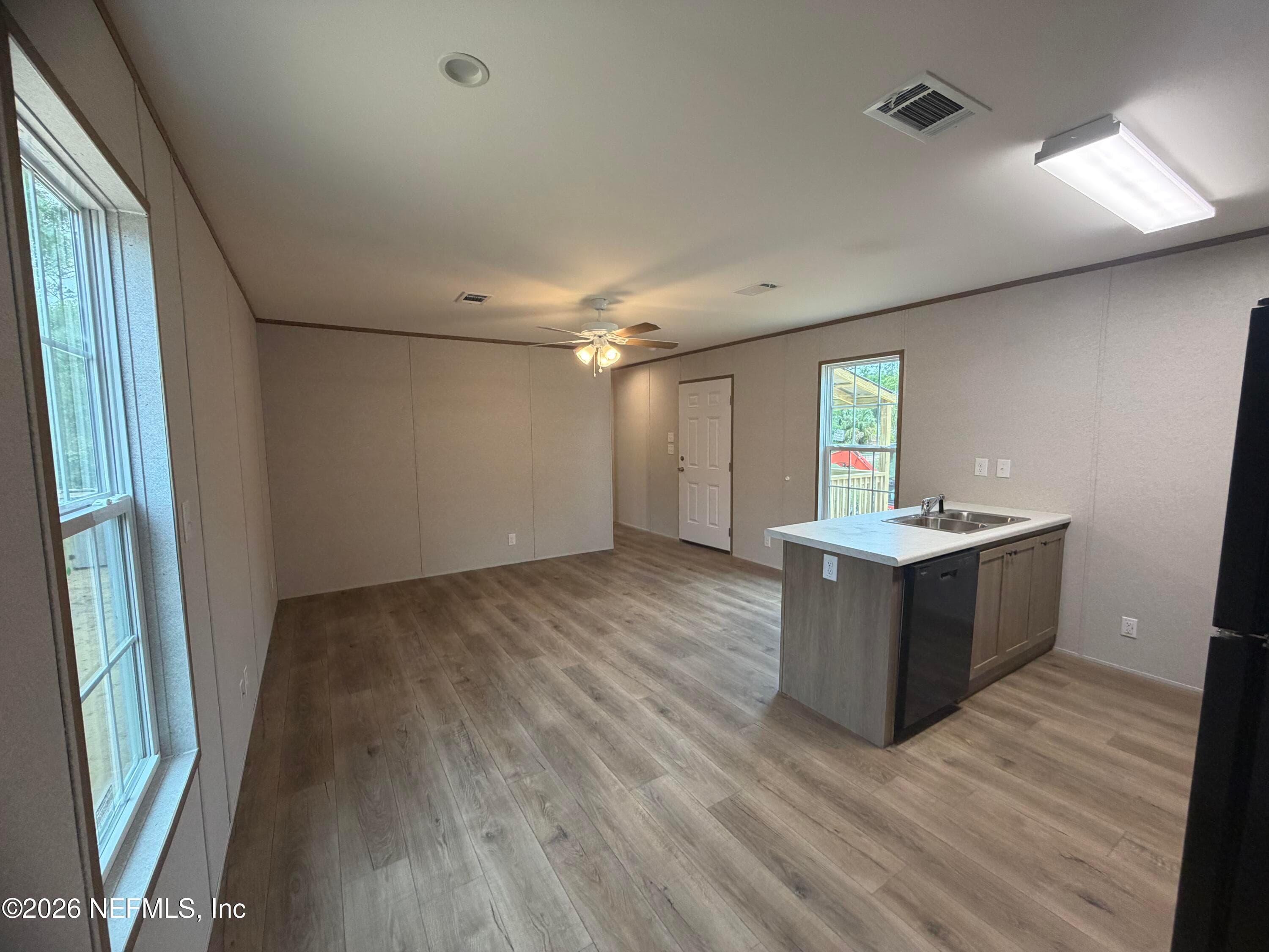 Photo 9 of 213 MILTON Avenue, Interlachen, FL 32148