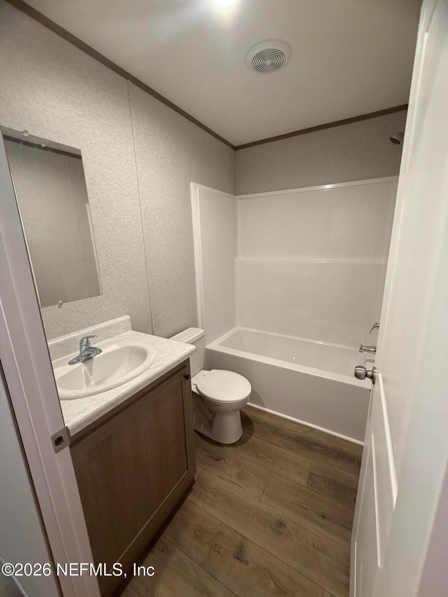 Photo 17 of 213 MILTON Avenue, Interlachen, FL 32148
