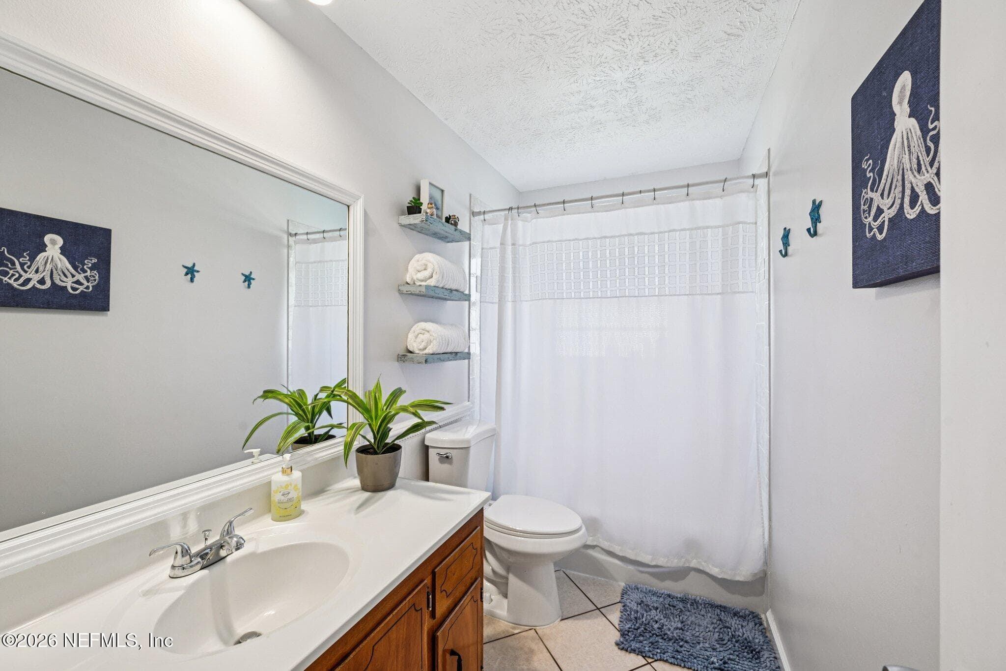 Guest bathroom — 1370 BELLAIR Boulevard, Orange Park, FL 32073