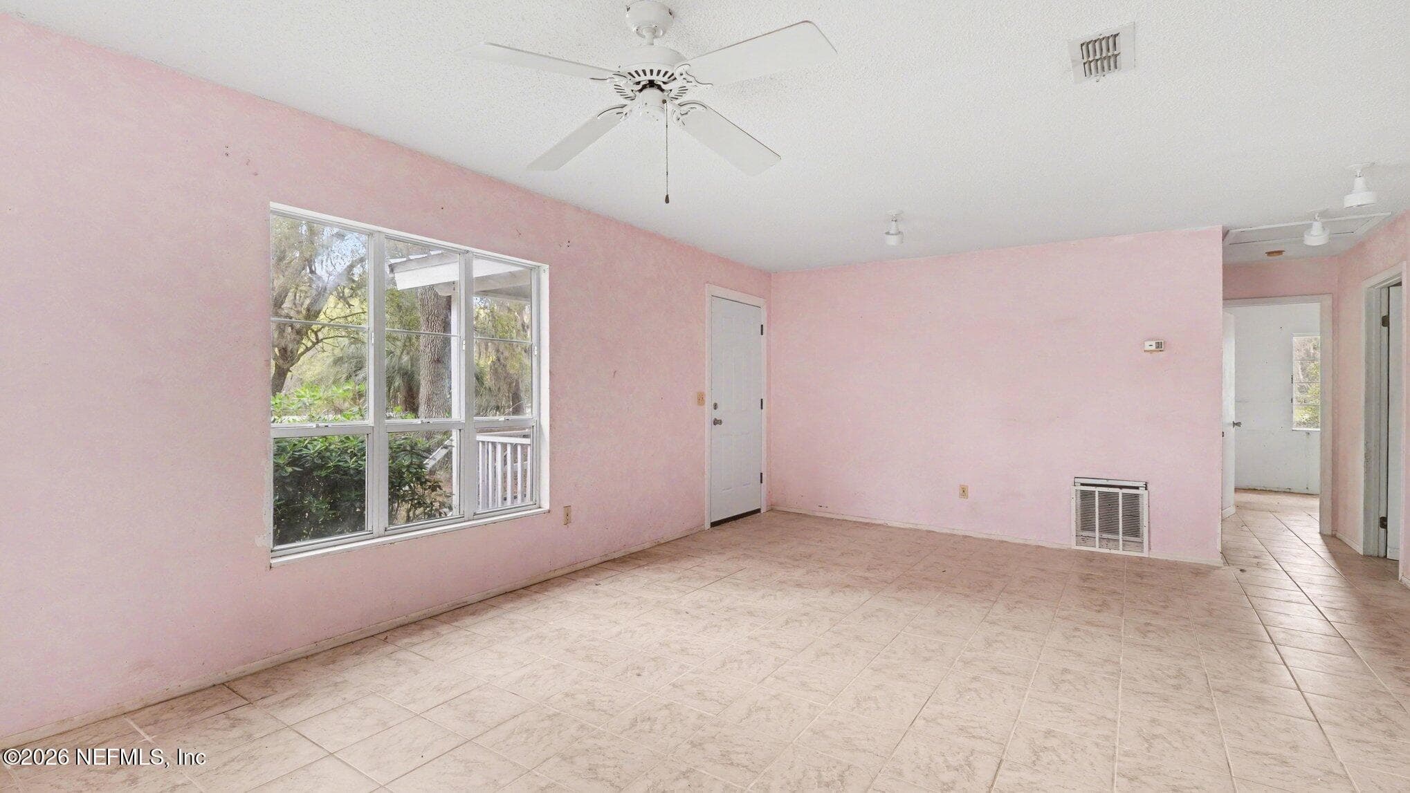 Photo 7 of 808 COUNTY ROAD 20A, Hawthorne, FL 32640