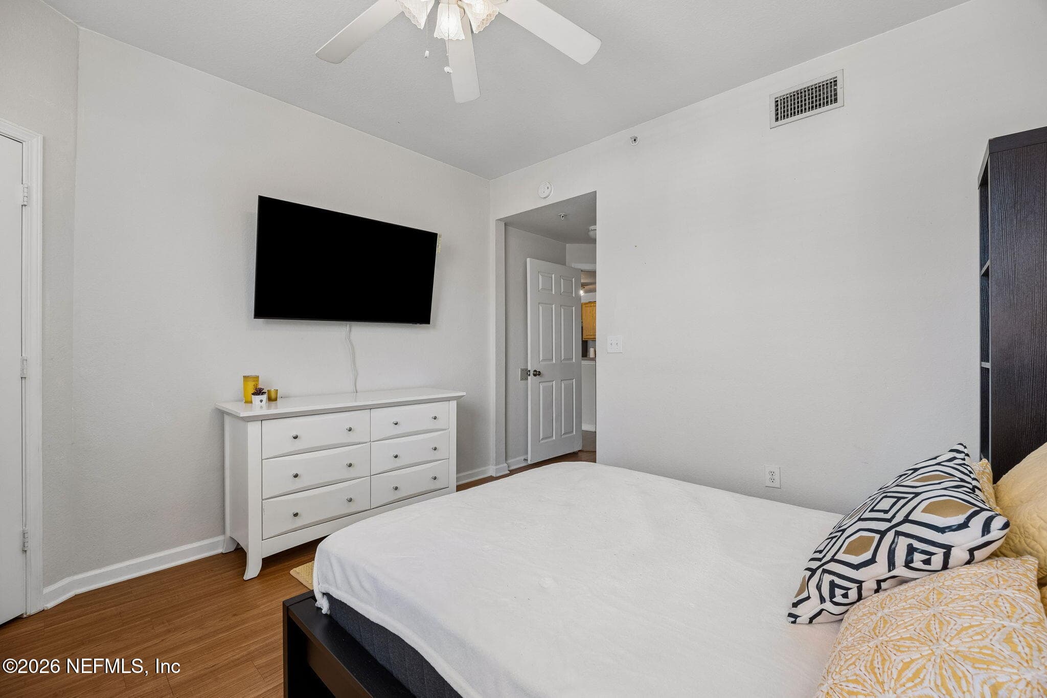 Spacious primary bedroom with en-suite and walk-in closet — 440 S VILLA SAN MARCO Drive 201, St. Augustine, FL 32086
