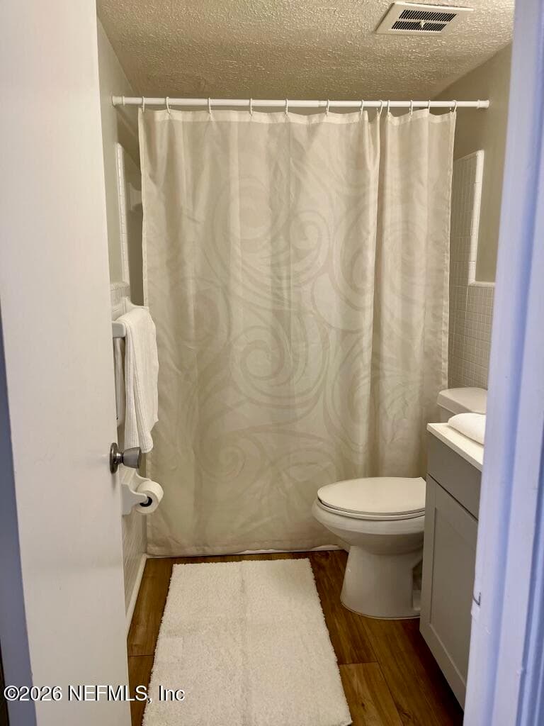 Guest Bathroom — 1716 EL CAMINO Road #3, Jacksonville, FL 32216
