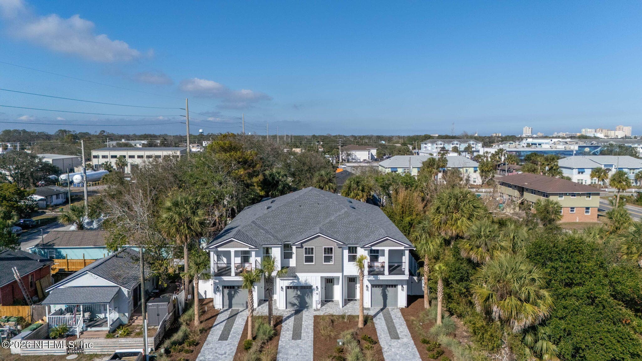 Just blocks from the ocean! — 923 2ND Avenue S, Jacksonville Beach, FL 32250
