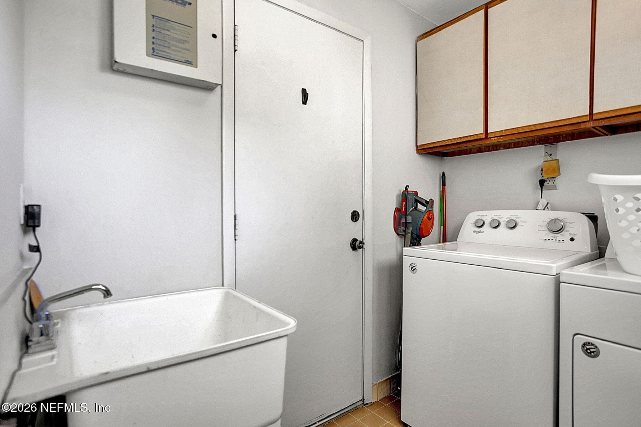 West Unit Laundry — 206/208 HOPKINS Street, Neptune Beach, FL 32266