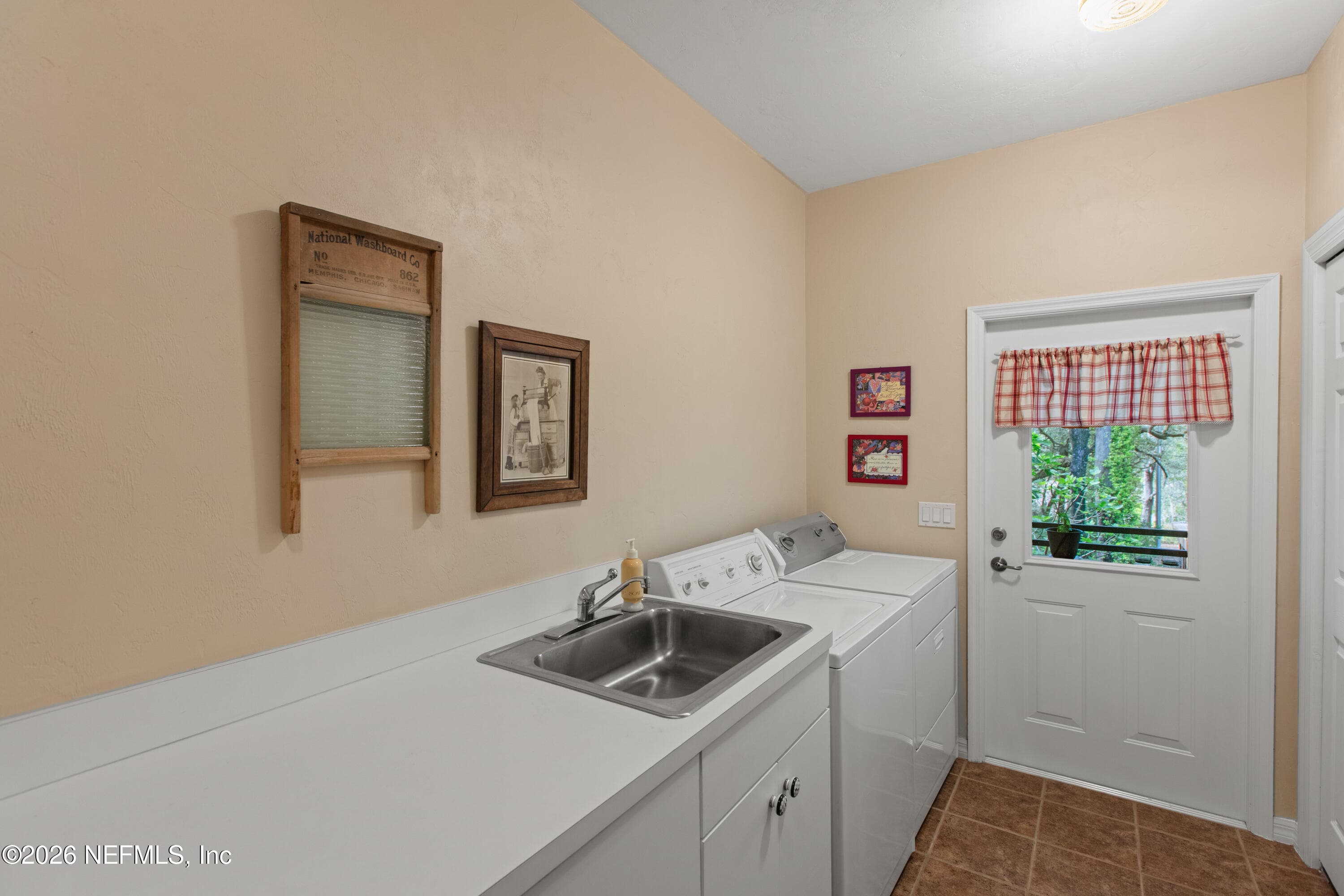 Laundry Room — 1320 COUNTY RD 315, Melrose, FL 32666