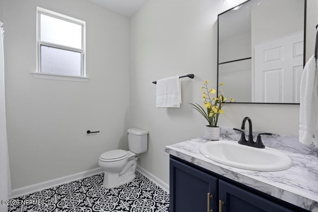 Guest Bathroom — 4916 CREEK BLUFF Lane, Middleburg, FL 32068