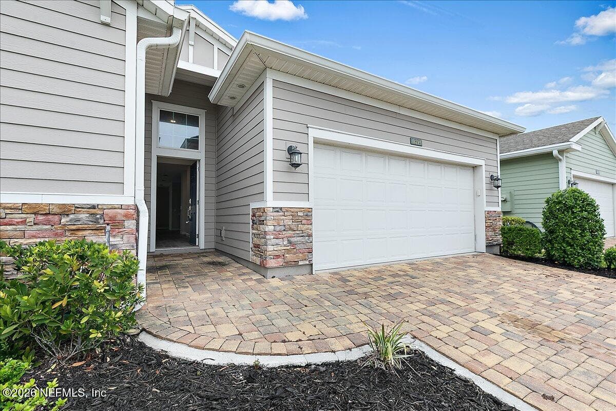 Photo 2 of 1694 MATHEWS MANOR Drive, Jacksonville, FL 32211