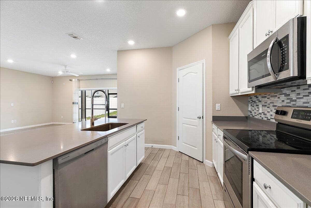 Photo 5 of 1694 MATHEWS MANOR Drive, Jacksonville, FL 32211