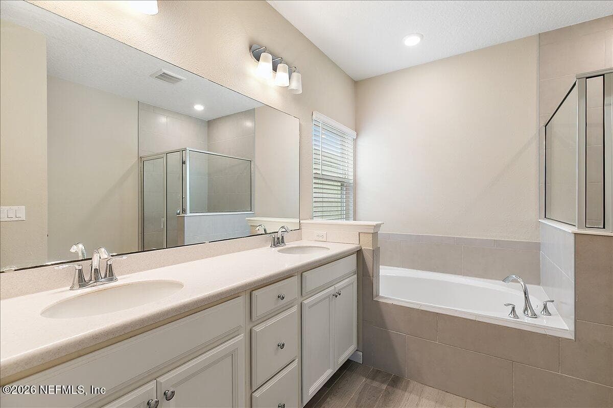 Photo 10 of 1694 MATHEWS MANOR Drive, Jacksonville, FL 32211