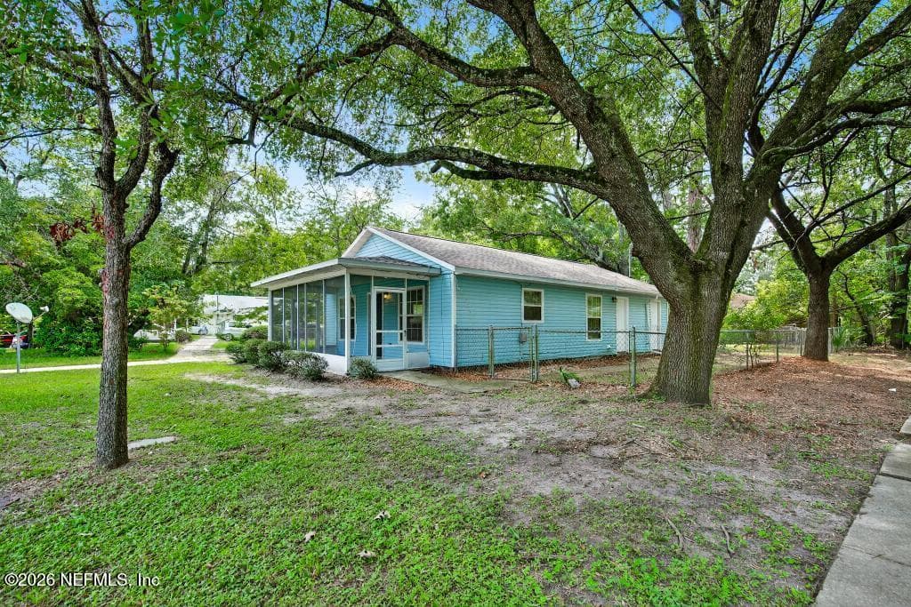 Photo 4 of 2080 TUSKEGEE Road, Jacksonville, FL 32209