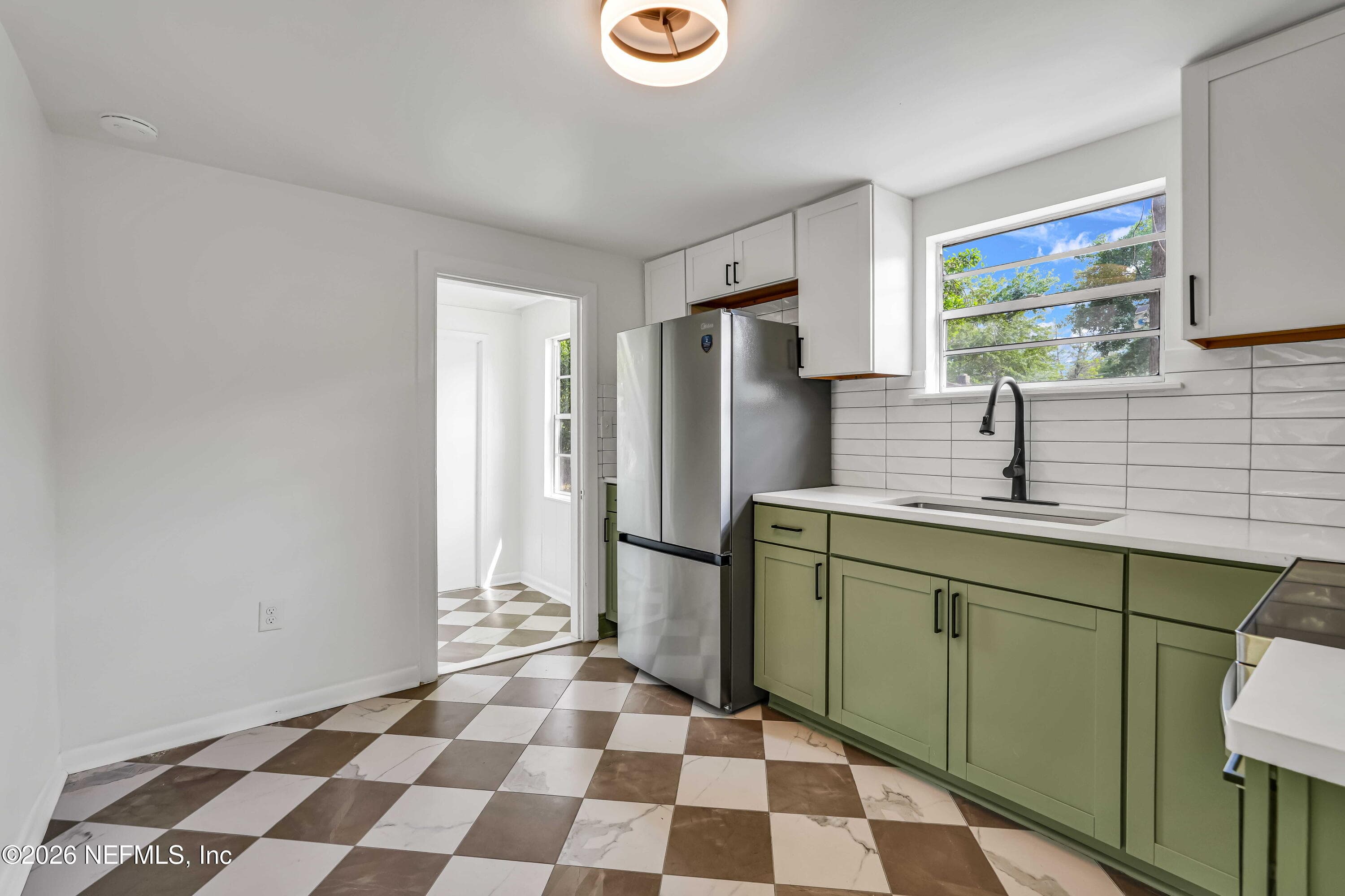 Photo 11 of 809 OWEN Avenue, Jacksonville, FL 32205