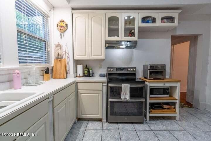 Photo 8 of 440 E 6TH Street, Jacksonville, FL 32206