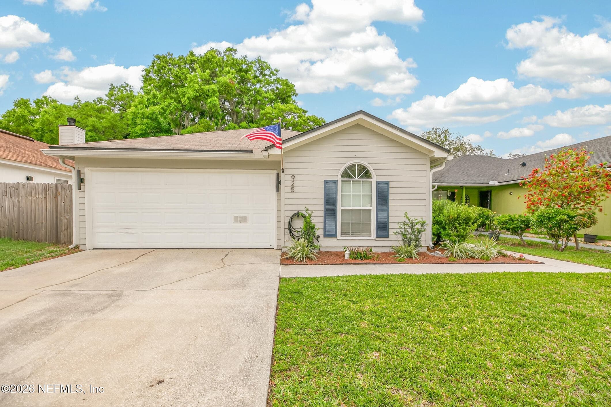 Photo 4 of 925 MAJESTIC CYPRESS Drive N, Jacksonville, FL 32233