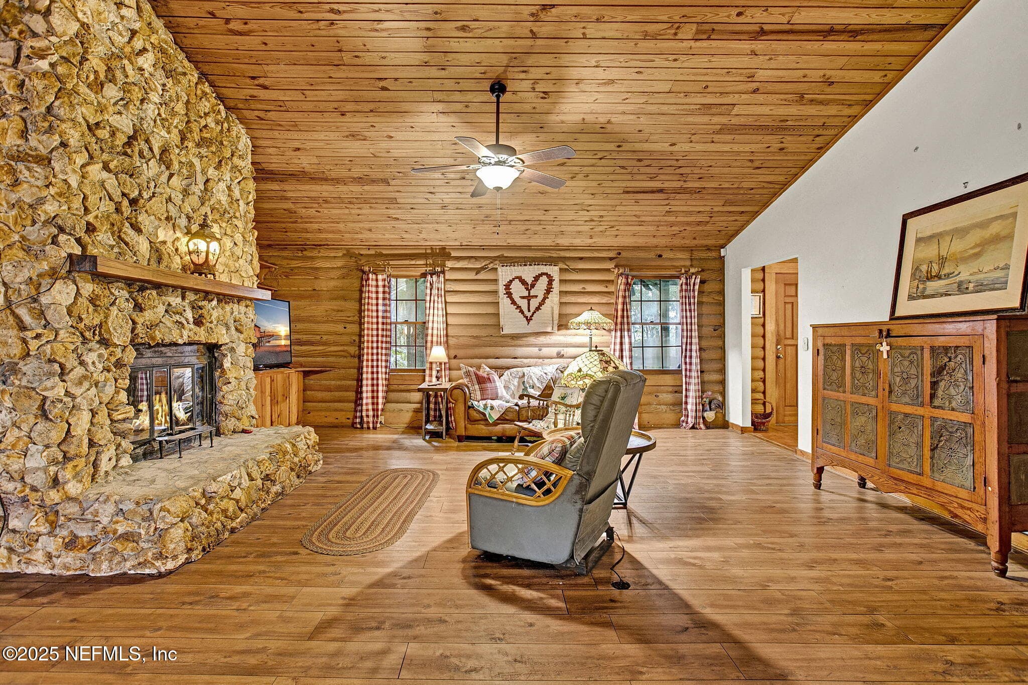 fireplace & living reclining area — 2029 SHADOW Lane, Neptune Beach, FL 32266
