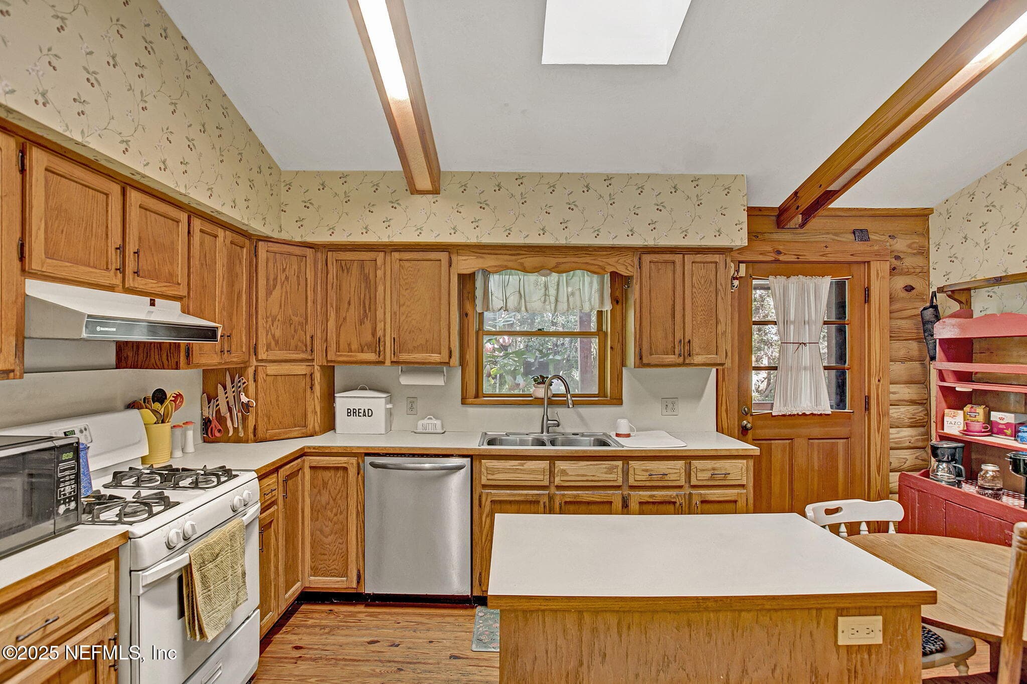 Photo 7 of 2029 SHADOW Lane, Neptune Beach, FL 32266