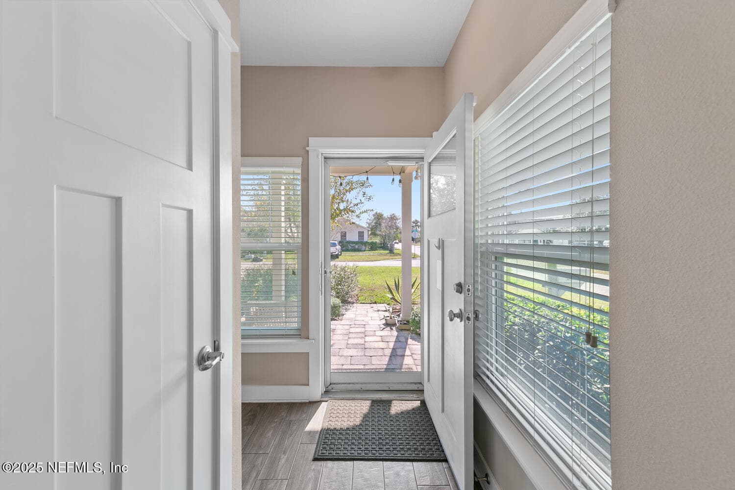 Photo 7 of 305 N 9TH Street, Jacksonville Beach, FL 32250