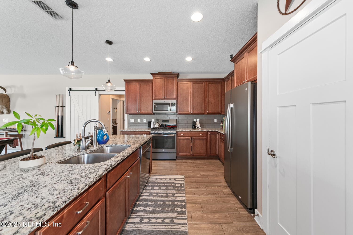 Photo 13 of 305 N 9TH Street, Jacksonville Beach, FL 32250