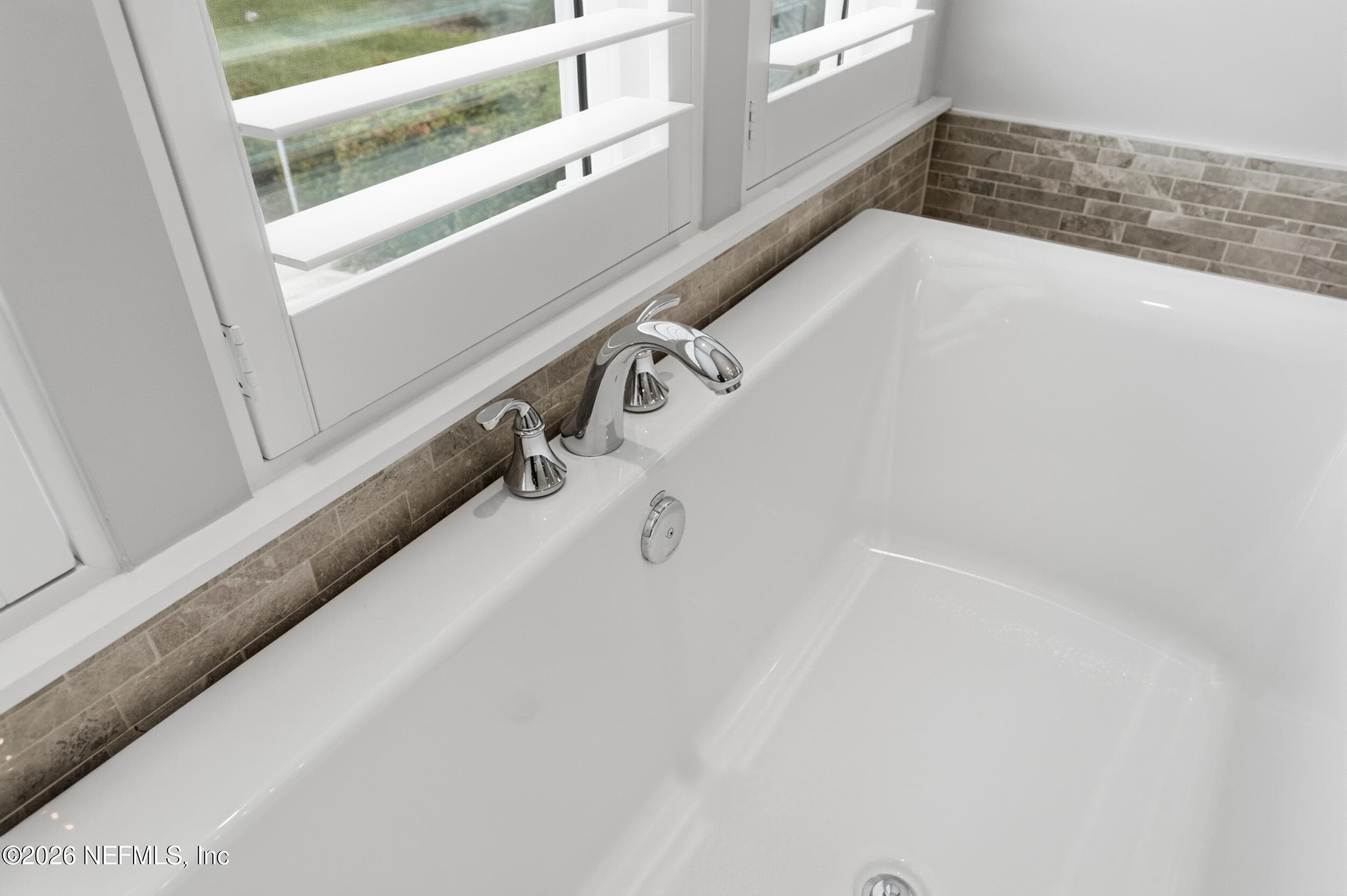 Freestanding soaking tub spa — 323 MAHI Drive, Ponte Vedra, FL 32081