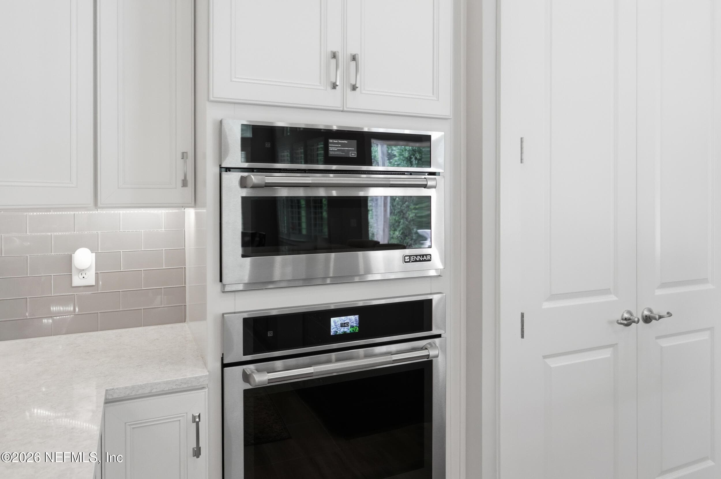 Dbl Jenn-Air wall ovens — 323 MAHI Drive, Ponte Vedra, FL 32081