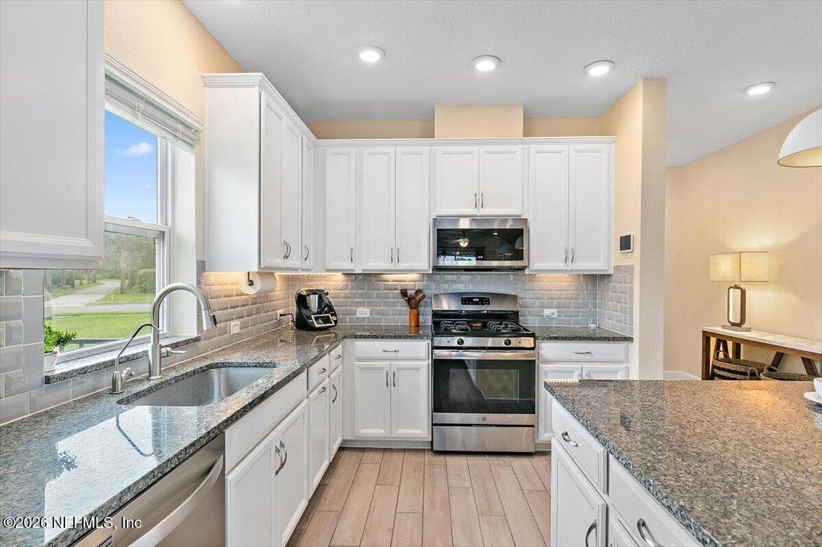 Photo 5 of 553 VISTA LAKE Circle, Ponte Vedra, FL 32081