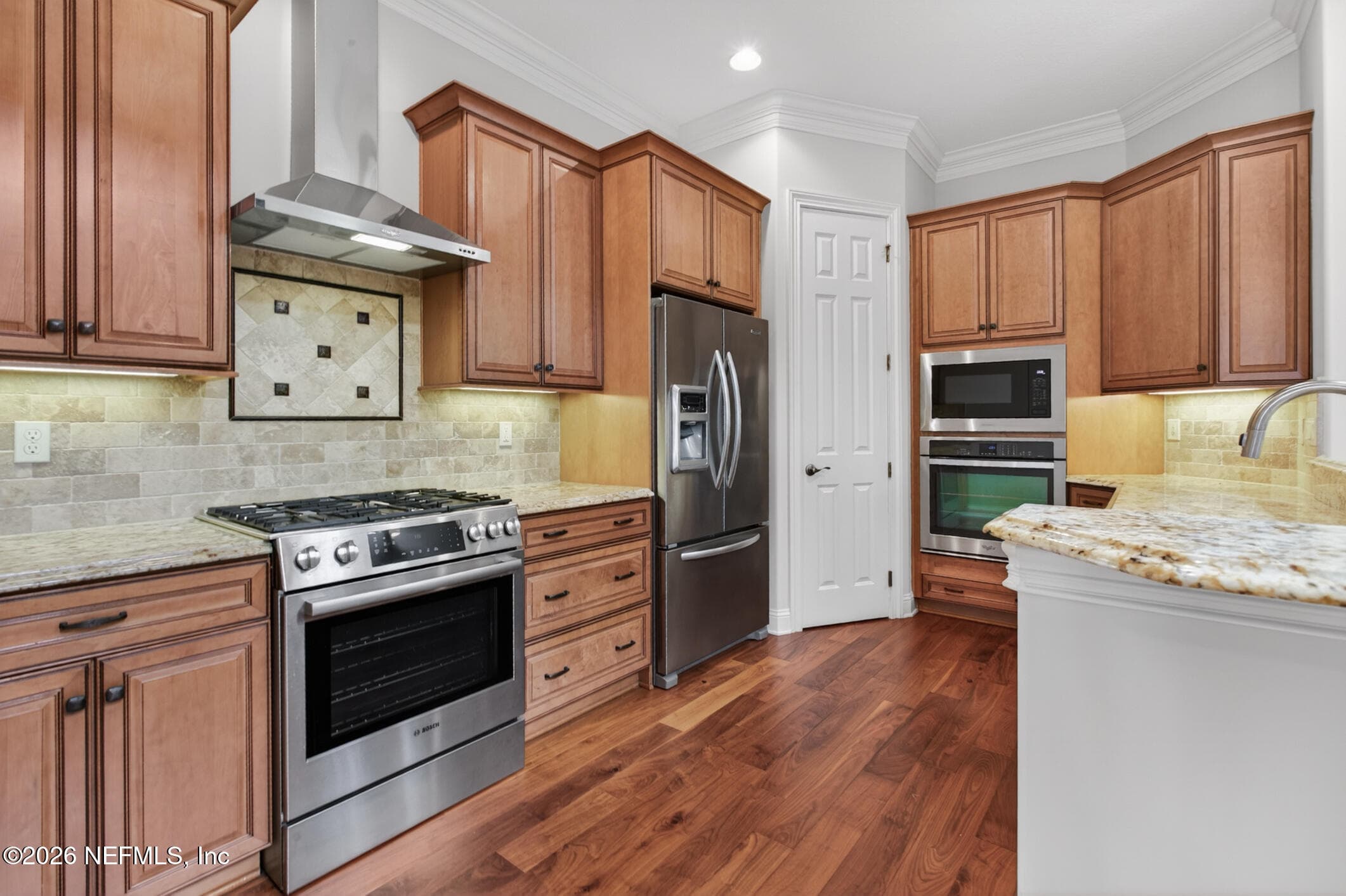 Gas and electric ovens — 13353 PRINCESS KELLY Drive, Jacksonville, FL 32225