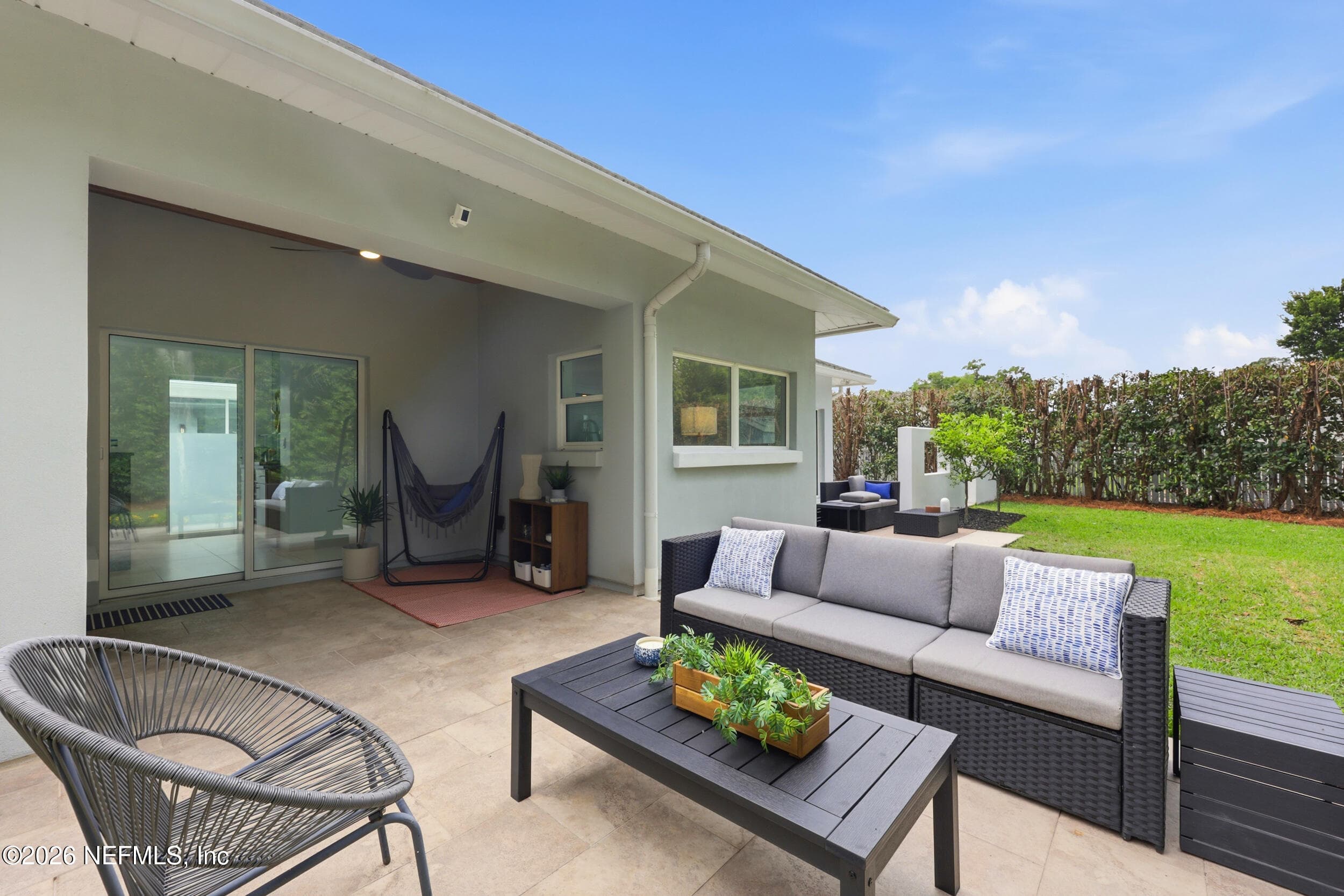 Sitting area outside primary bedroom — 8071 PINE LAKE Road, Jacksonville, FL 32256