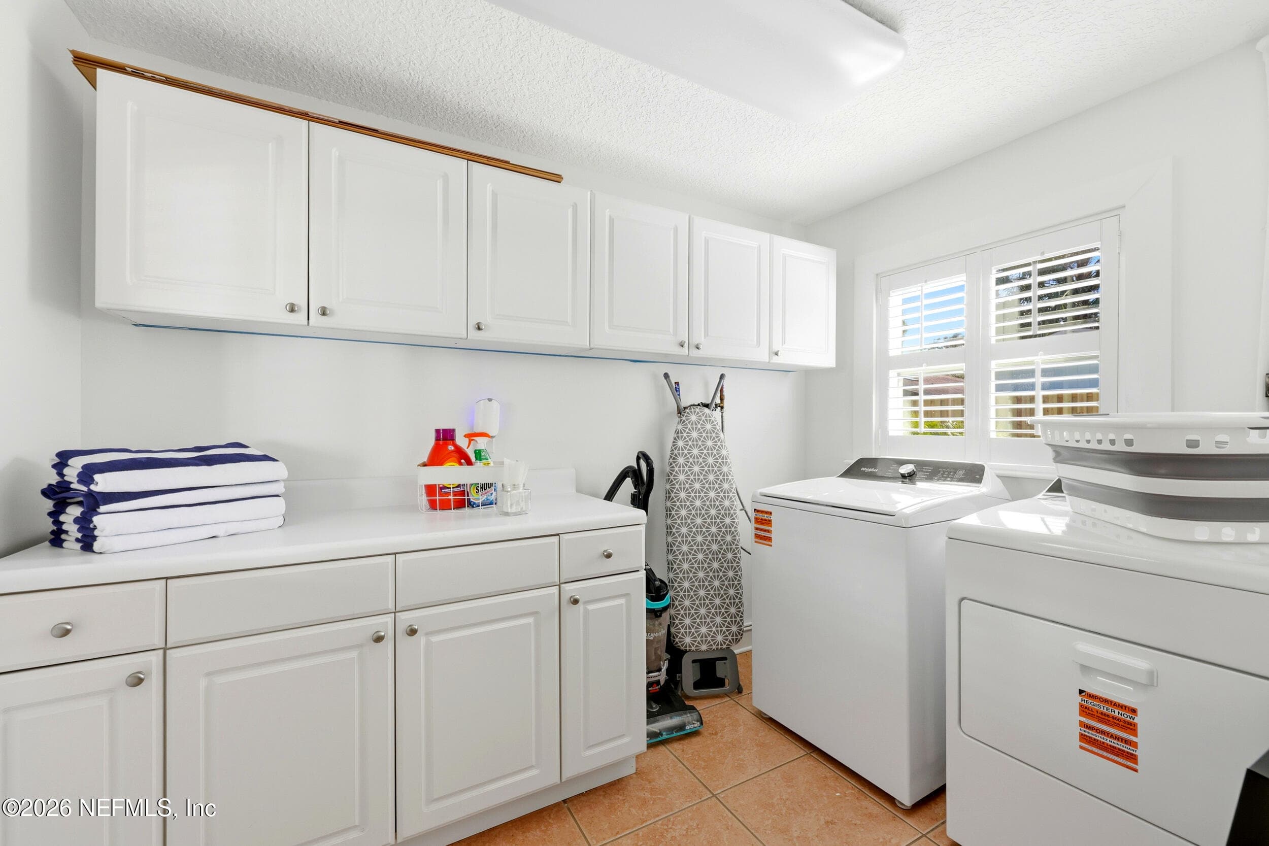With Folding Counter! — 255 SHERRY Drive, Atlantic Beach, FL 32233