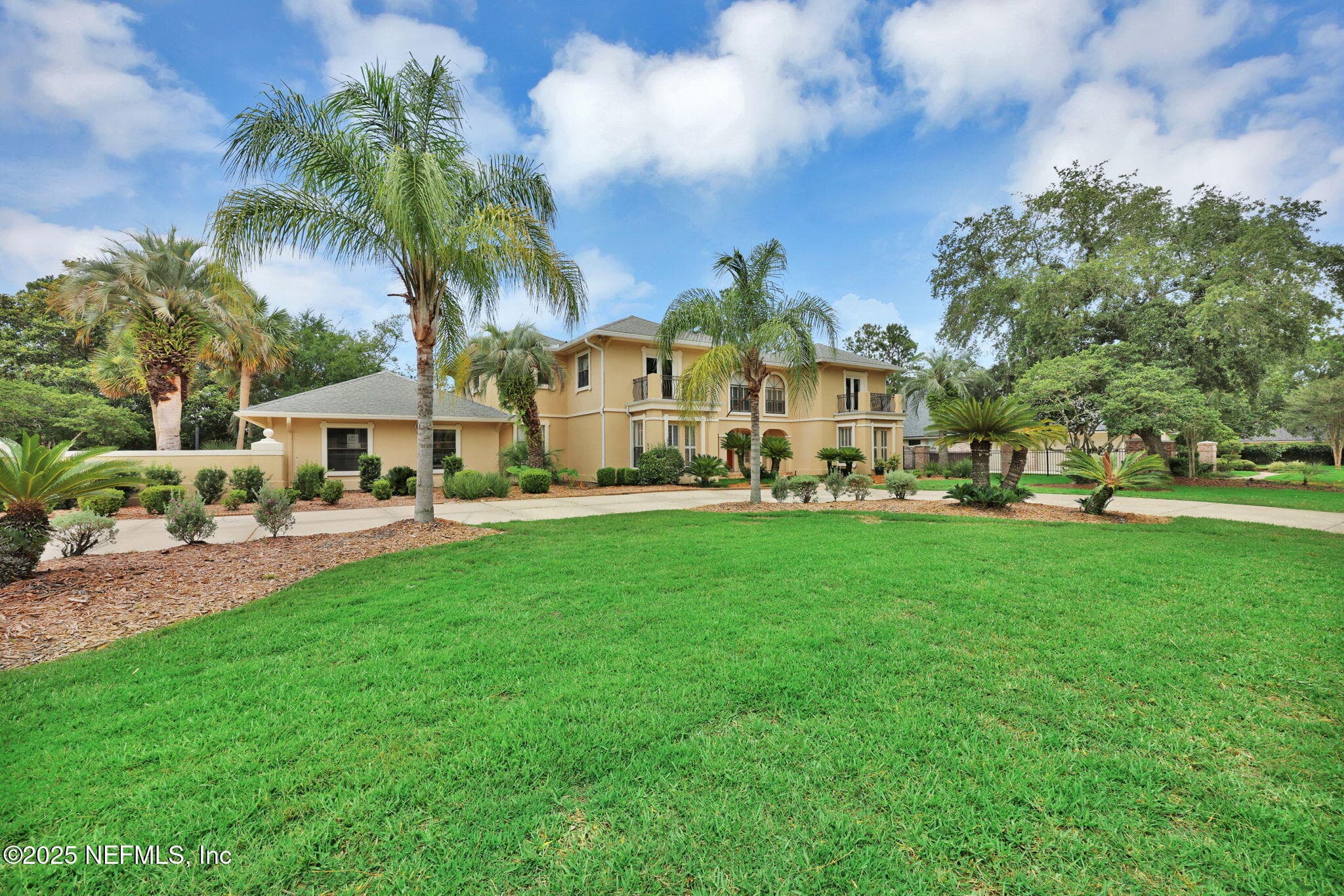 Photo 4 of 8227 MAR DEL PLATA Street E, Jacksonville, FL 32256