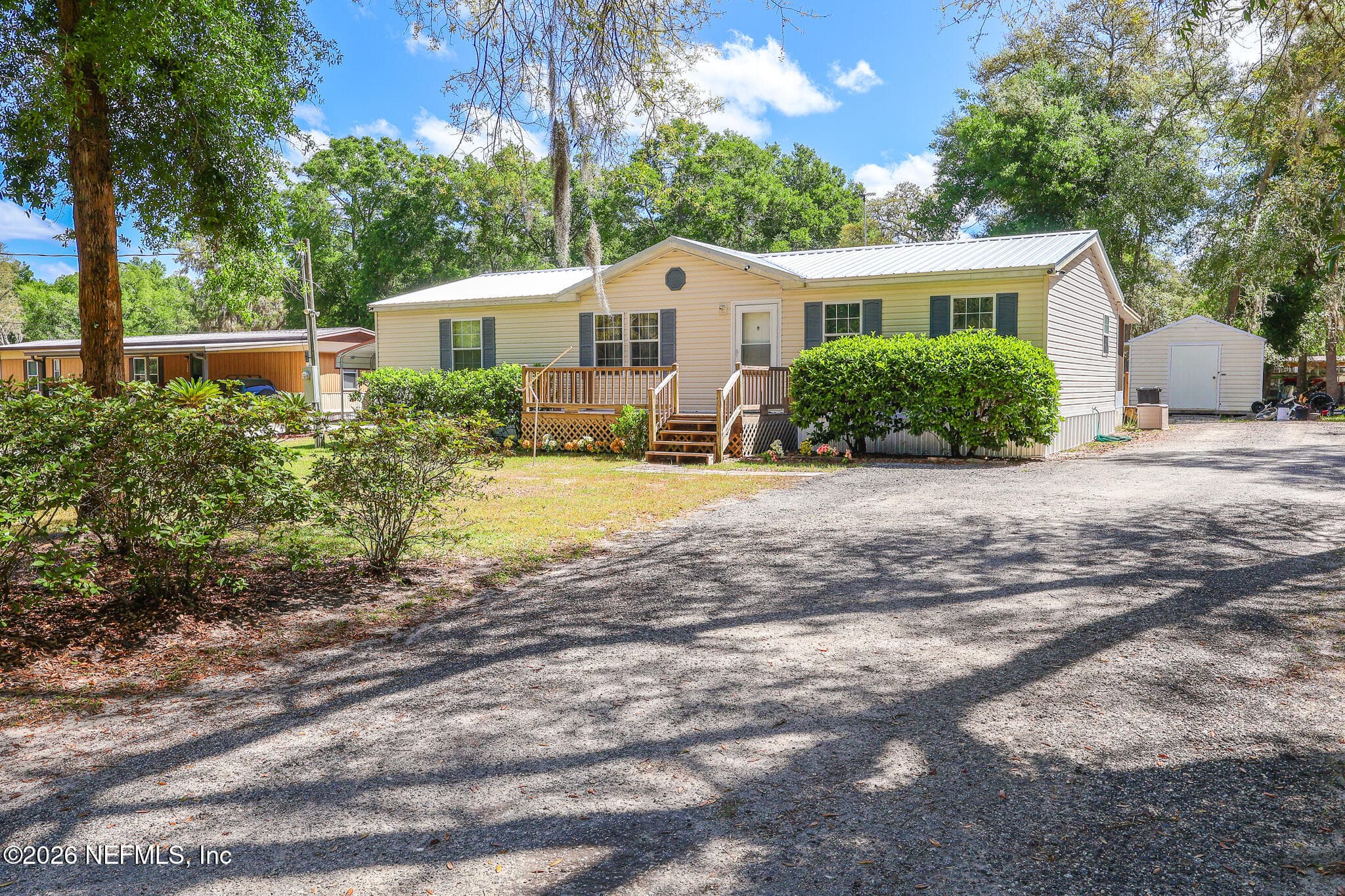 Photo 2 of 124 IDLEWOOD ACRES Lane, Pomona Park, FL 32181