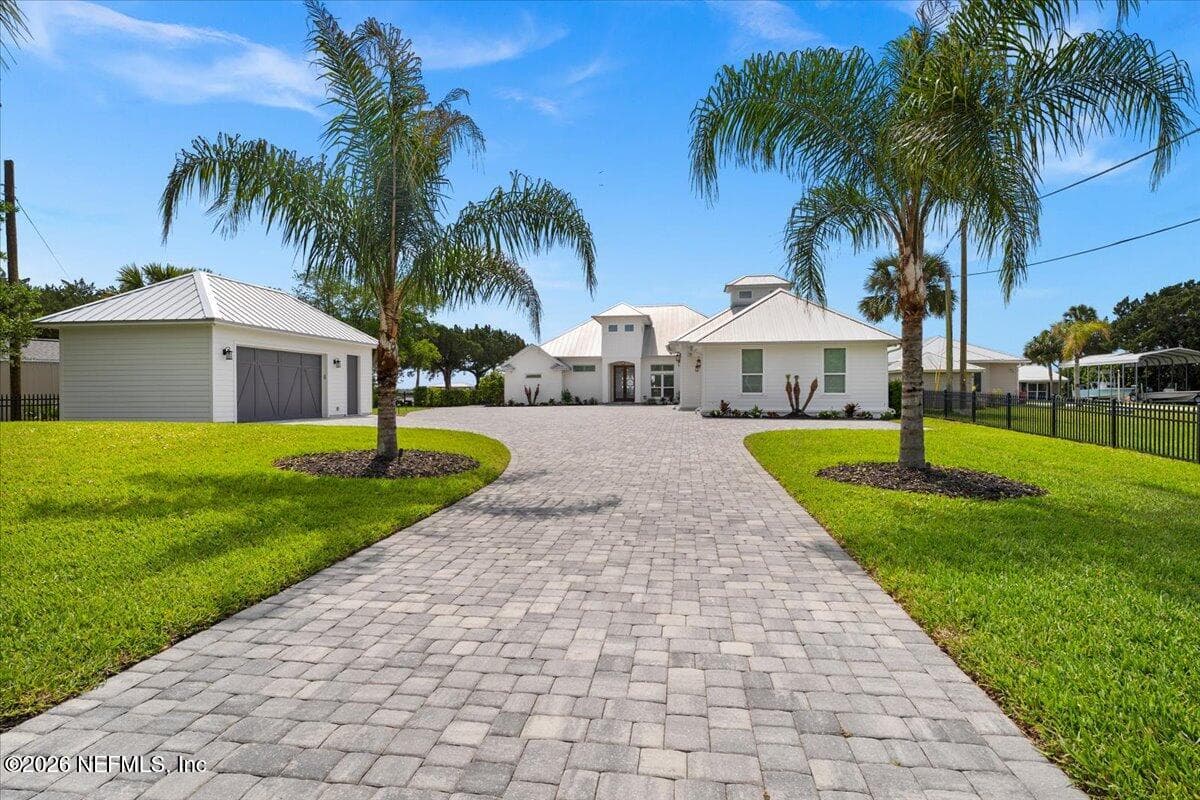 Photo 8 of 9136 HECKSCHER Drive, Jacksonville, FL 32226