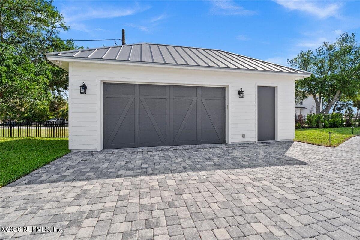 Photo 9 of 9136 HECKSCHER Drive, Jacksonville, FL 32226