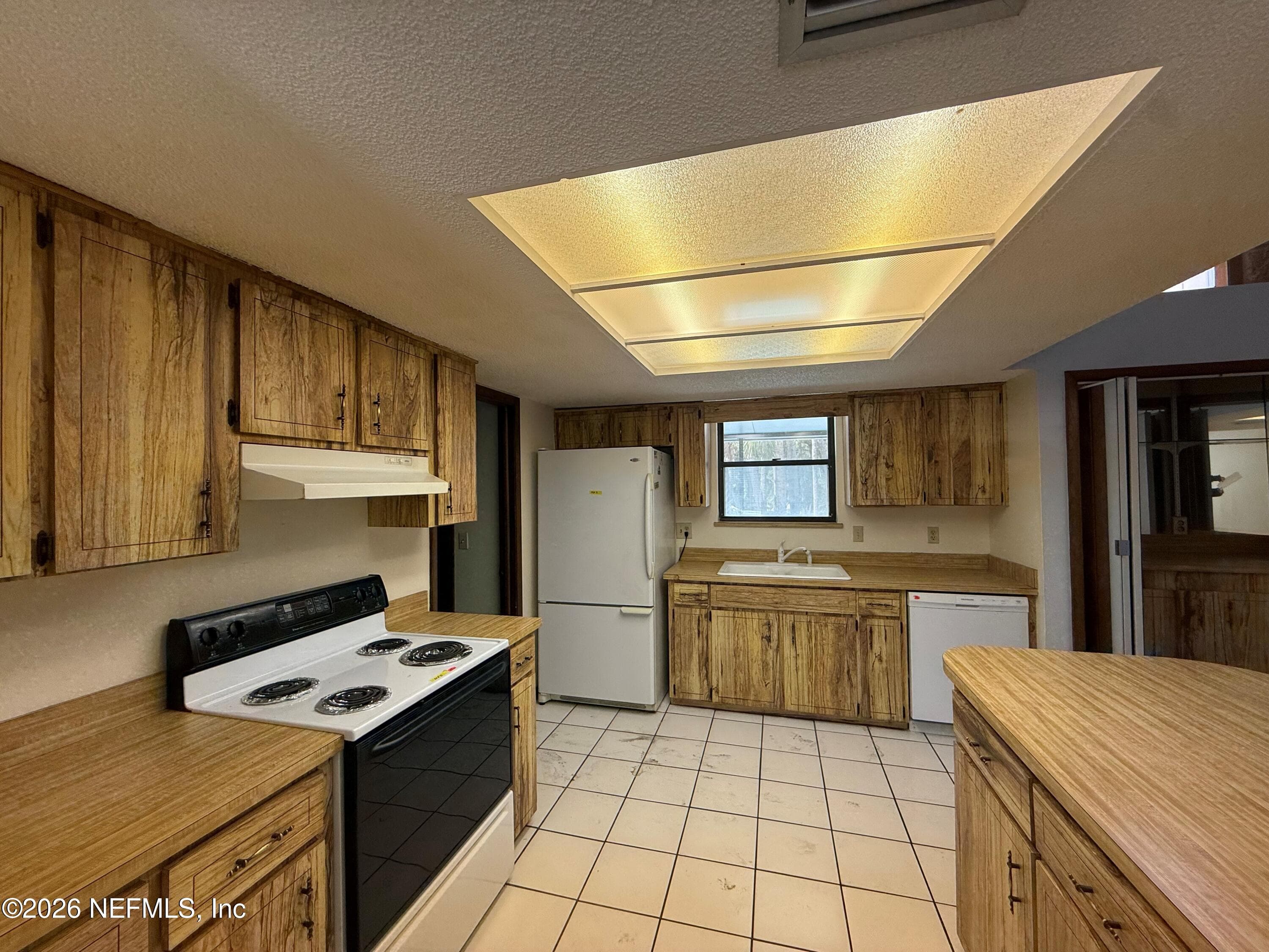 Photo 18 of 2428 SEMINOLE Road, Atlantic Beach, FL 32233