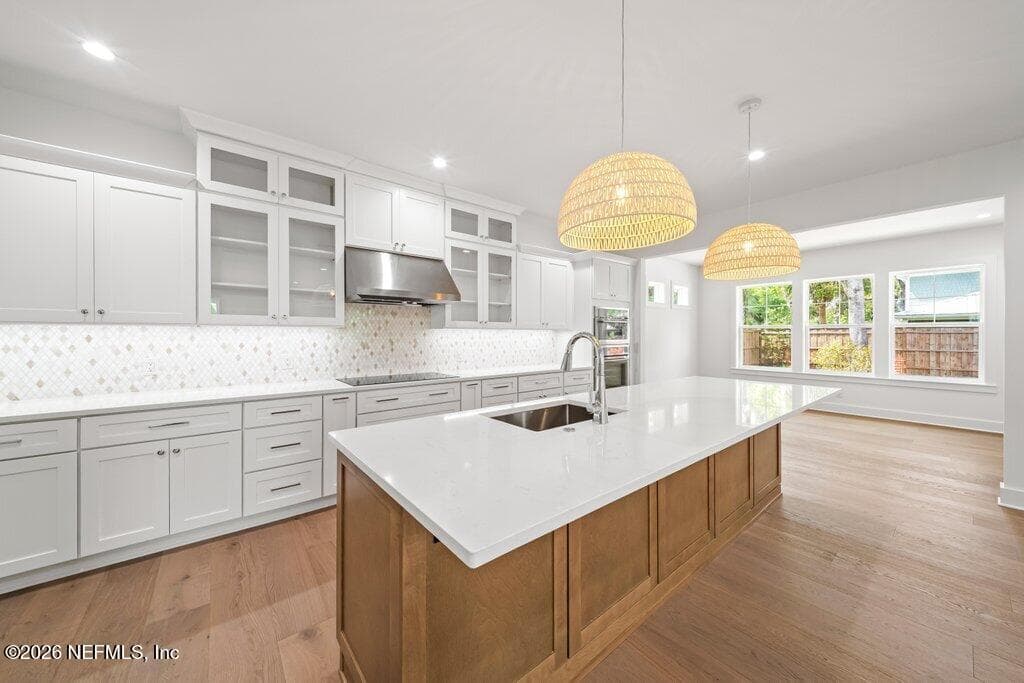 Custom kitchen with separate dining room — 397 PLAZA, Atlantic Beach, FL 32233