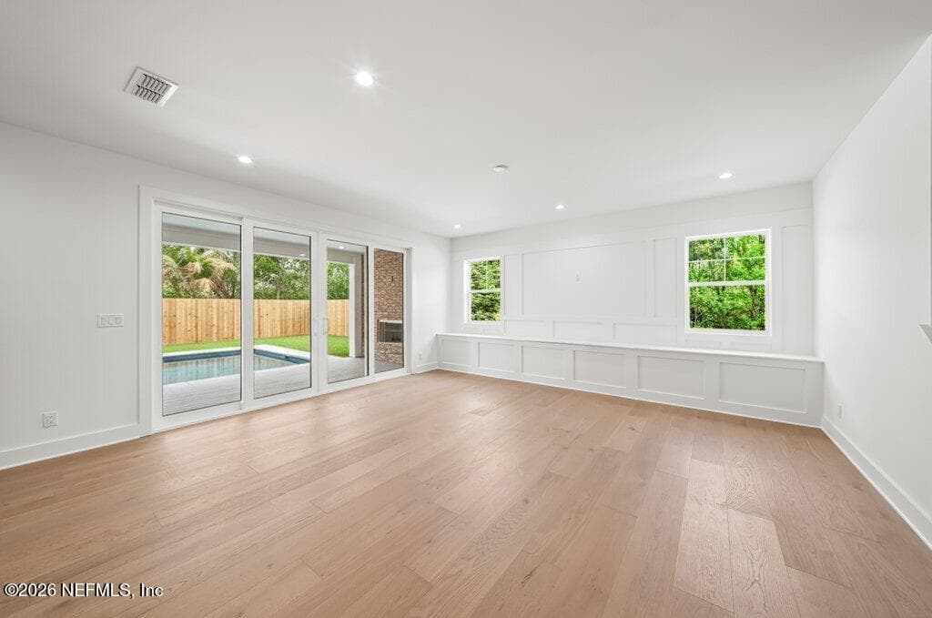 large Great room — 397 PLAZA, Atlantic Beach, FL 32233