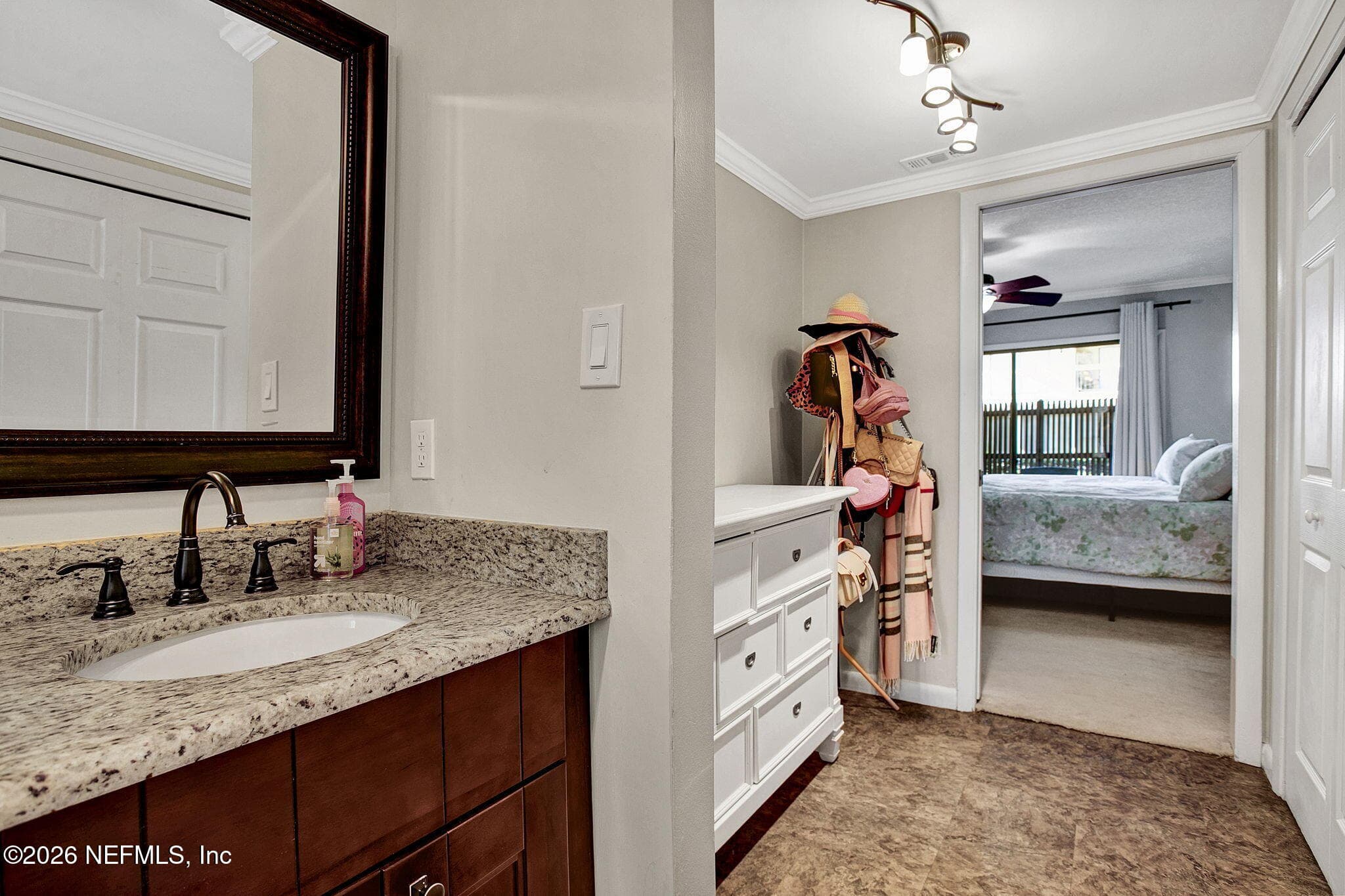 Photo 14 of 10105 S LEISURE Lane 3, Jacksonville, FL 32256