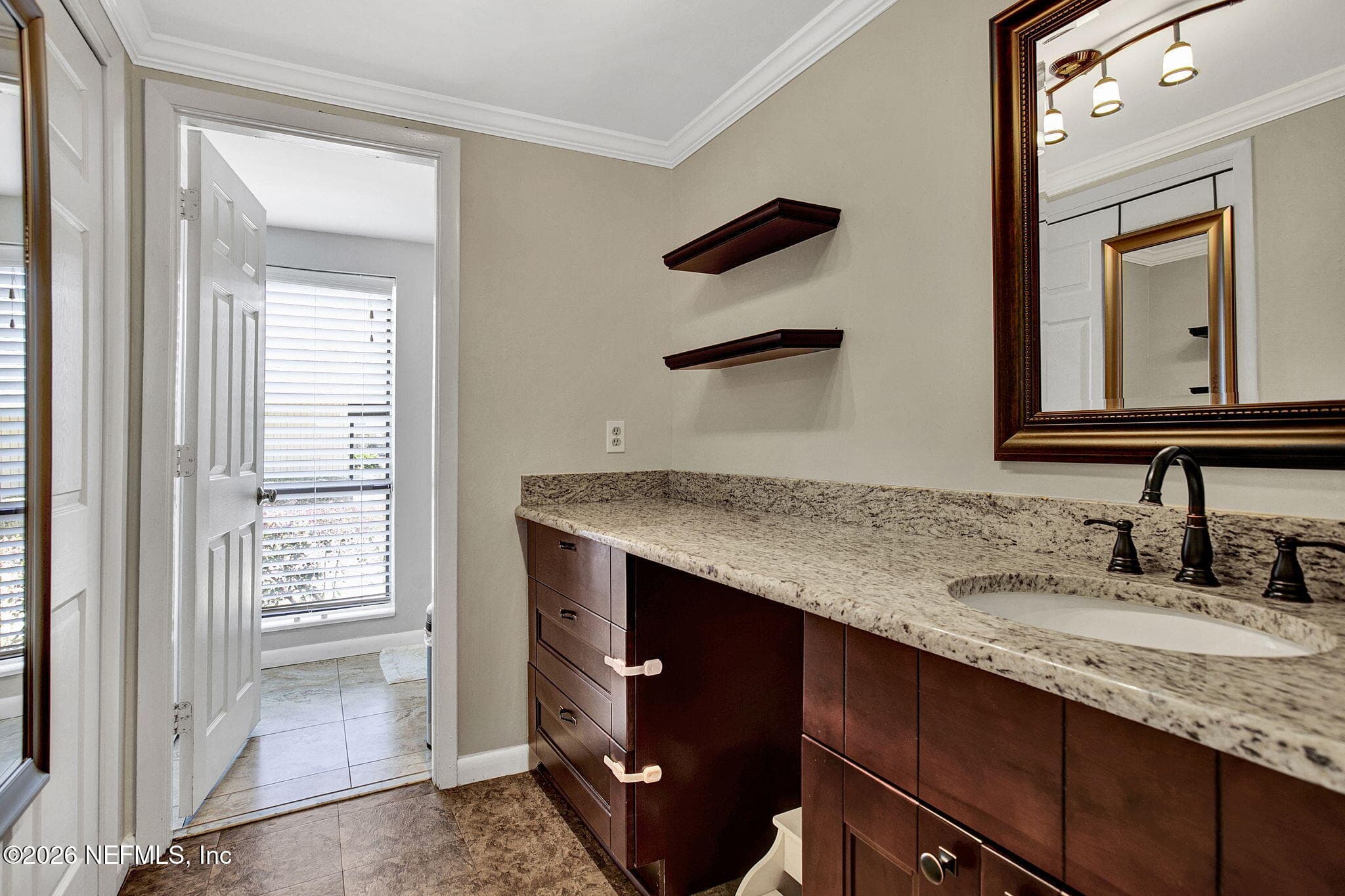 Photo 16 of 10105 S LEISURE Lane 3, Jacksonville, FL 32256