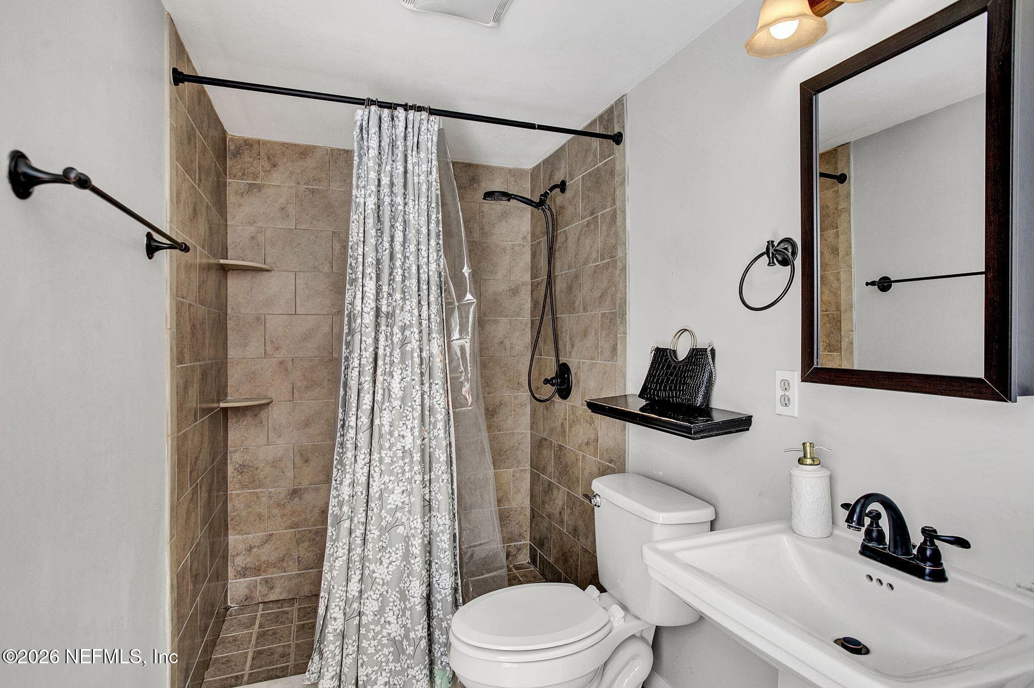 Photo 18 of 10105 S LEISURE Lane 3, Jacksonville, FL 32256