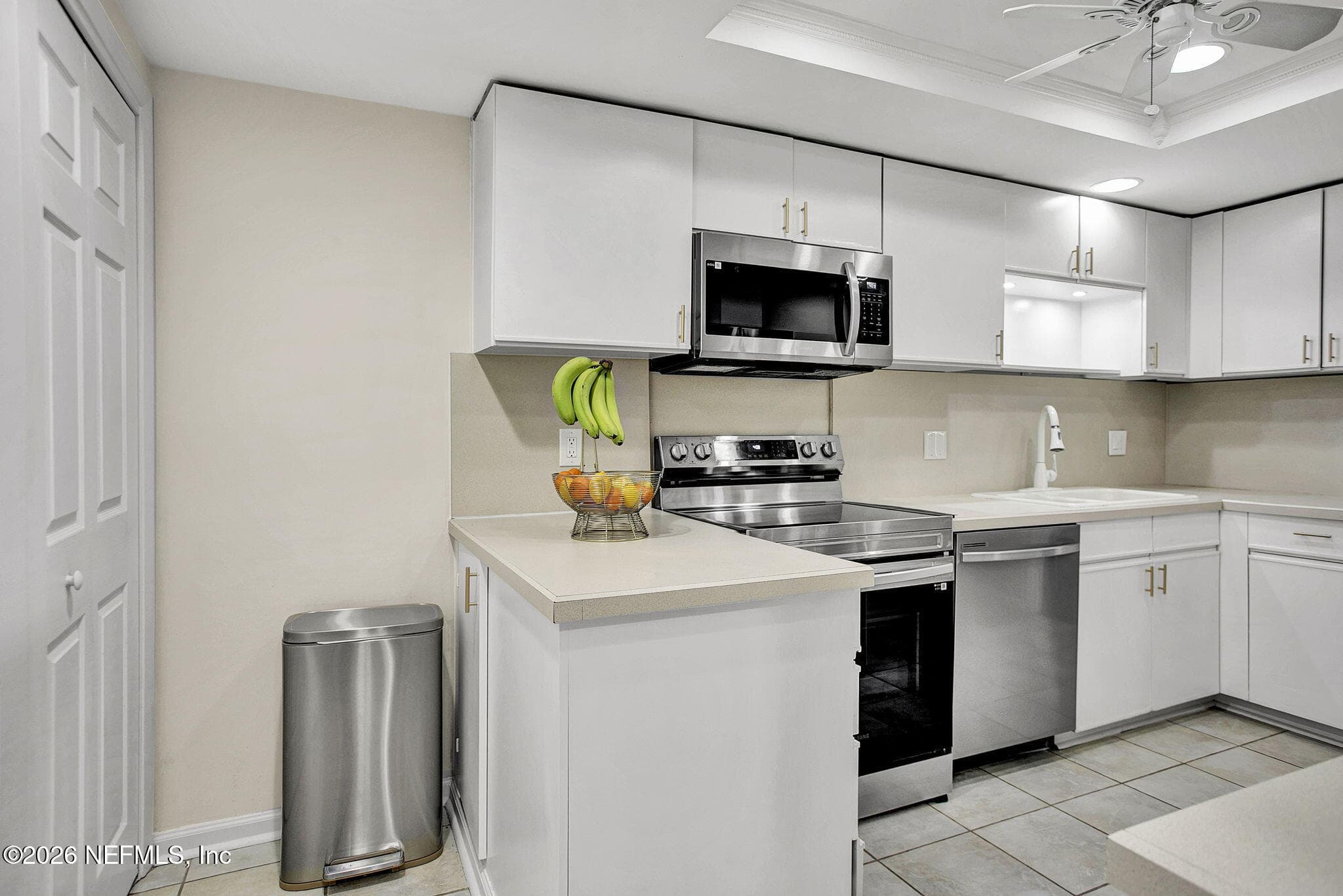 Photo 9 of 10105 S LEISURE Lane 3, Jacksonville, FL 32256