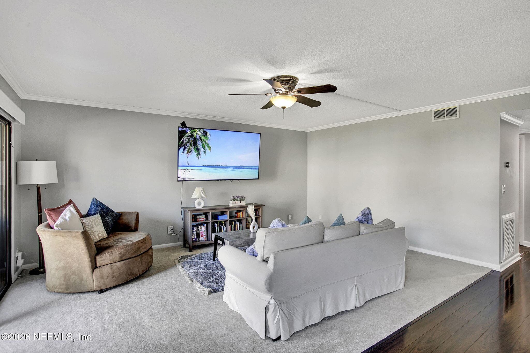 Photo 4 of 10105 S LEISURE Lane 3, Jacksonville, FL 32256