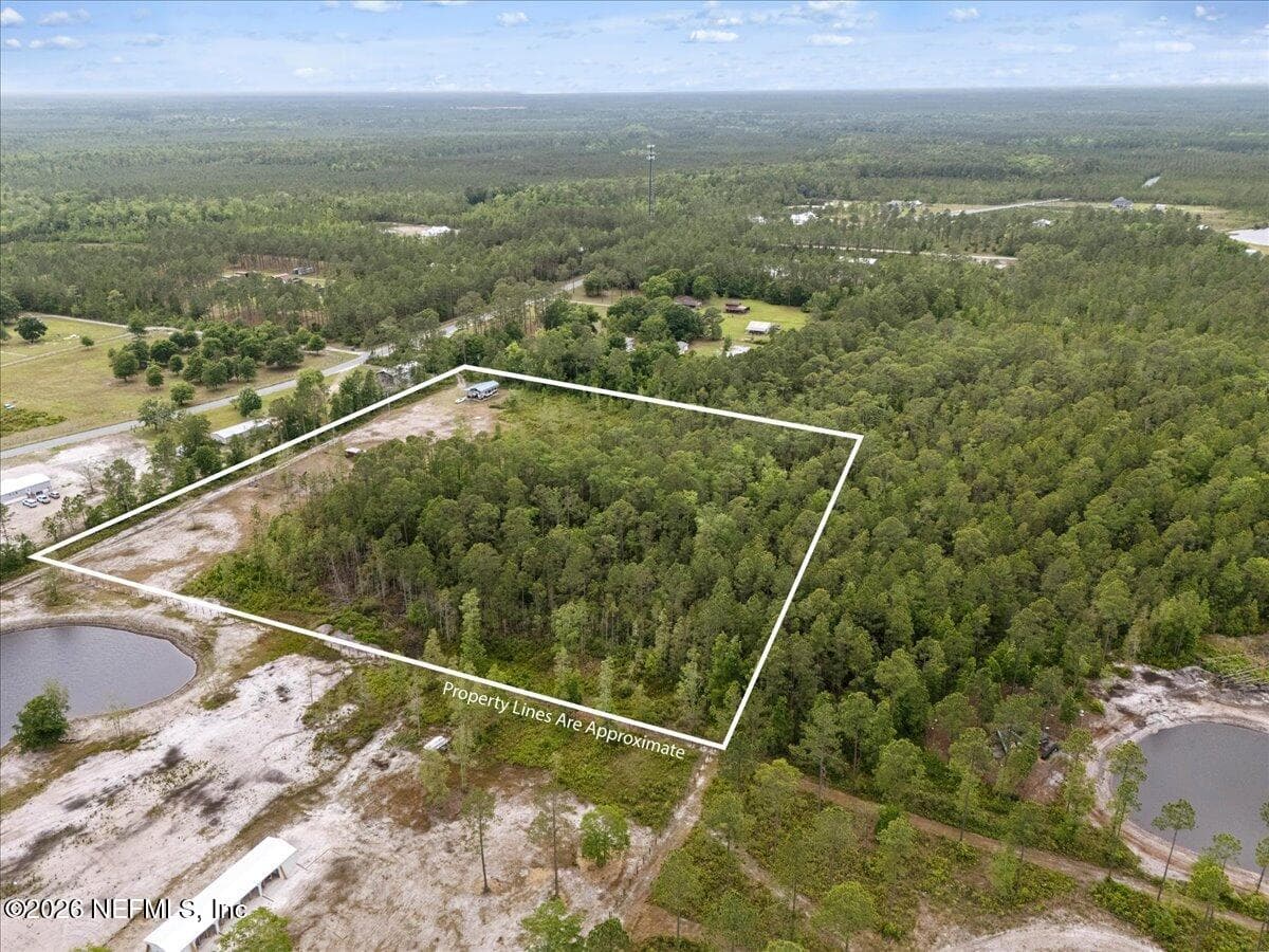 Photo 8 of 33517 MEADOWS Lane, Callahan, FL 32011