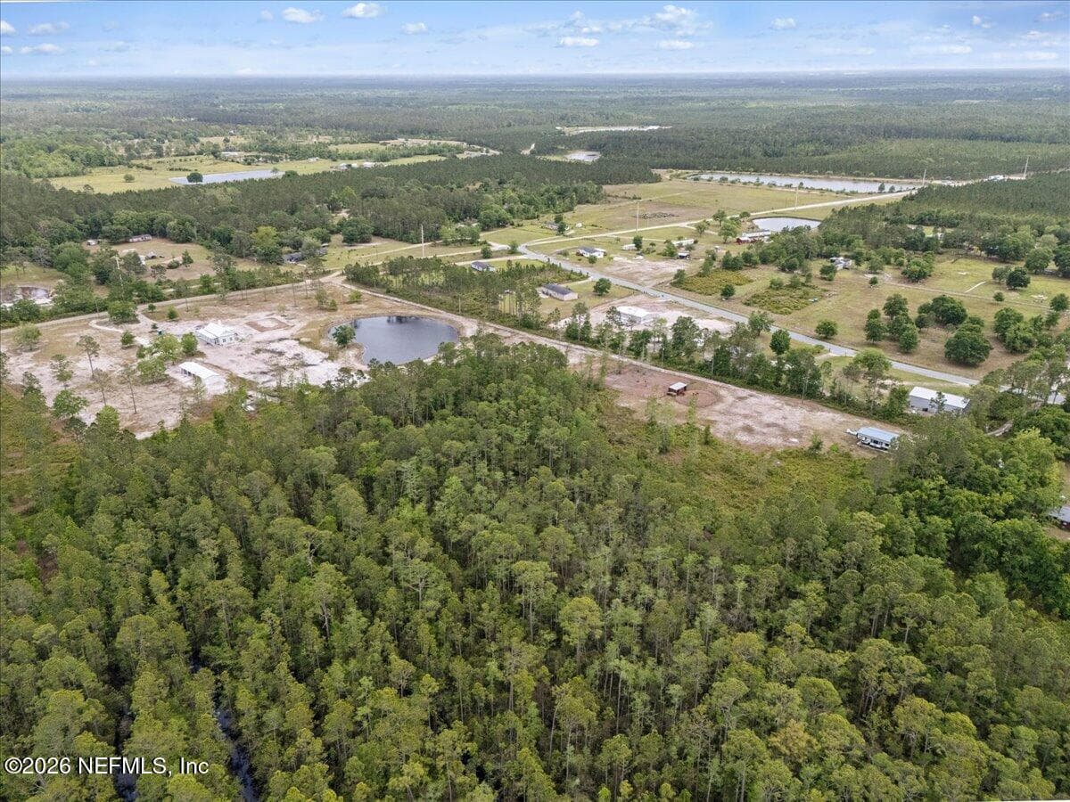 Photo 18 of 33517 MEADOWS Lane, Callahan, FL 32011