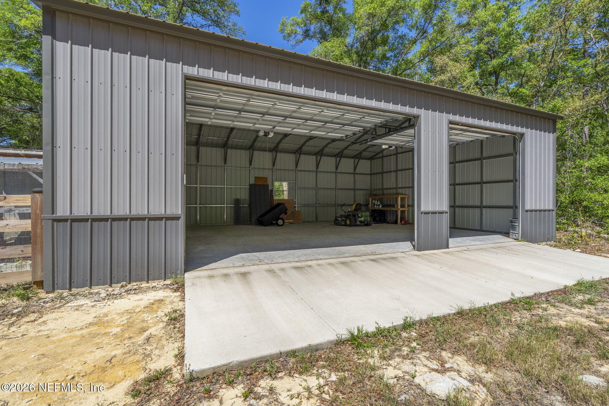 Photo 2 of 1886 STATE ROAD 20, Hawthorne, FL 32640
