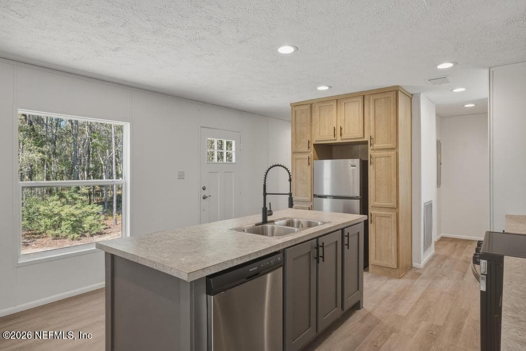 Photo 11 of 326 GLORIA Avenue, Interlachen, FL 32148