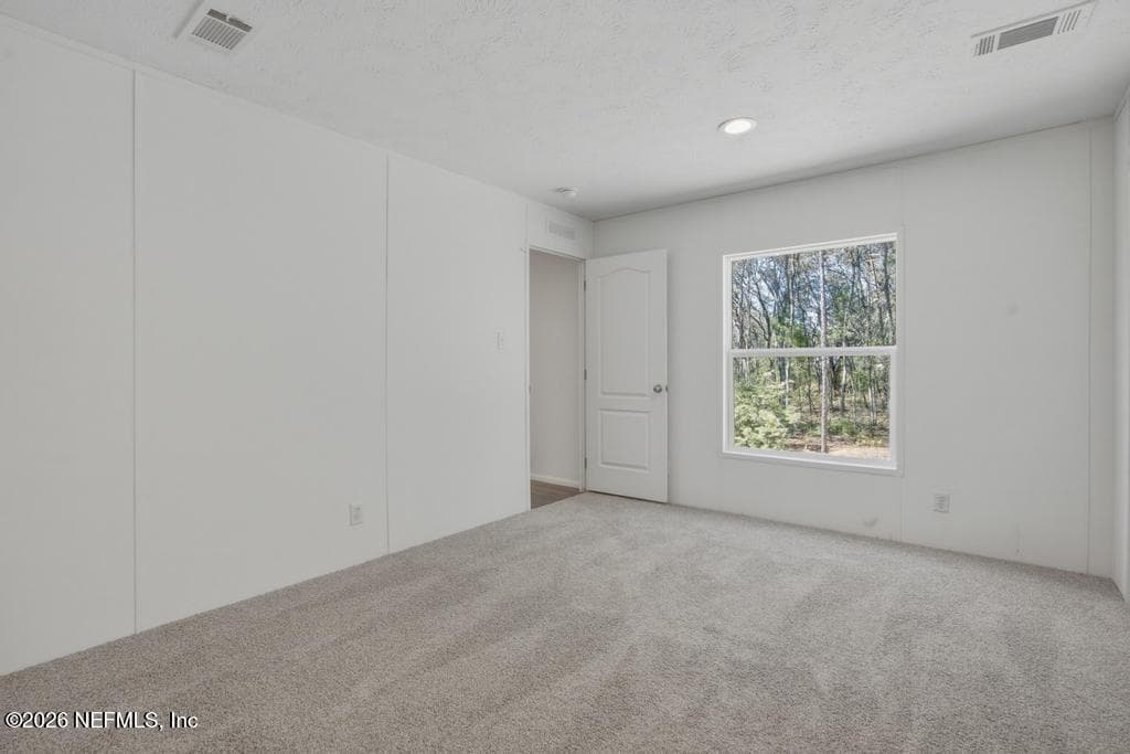 Photo 18 of 326 GLORIA Avenue, Interlachen, FL 32148