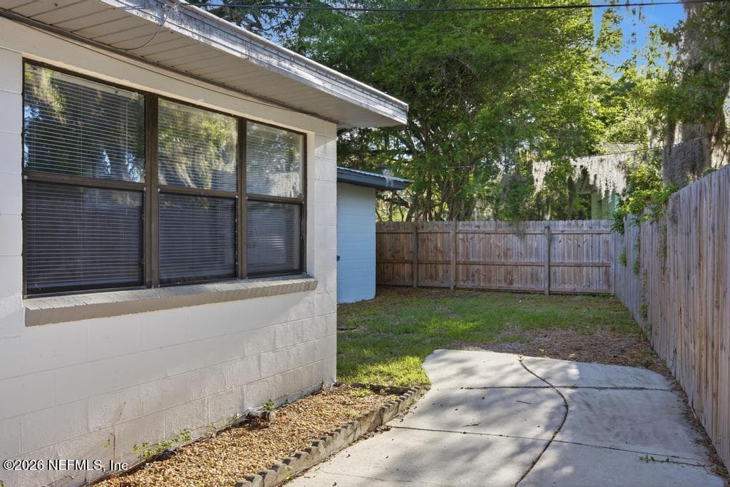 Photo 6 of 120 E OAK HILL Drive, Palatka, FL 32177