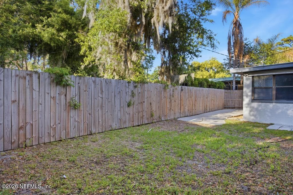 Photo 7 of 120 E OAK HILL Drive, Palatka, FL 32177