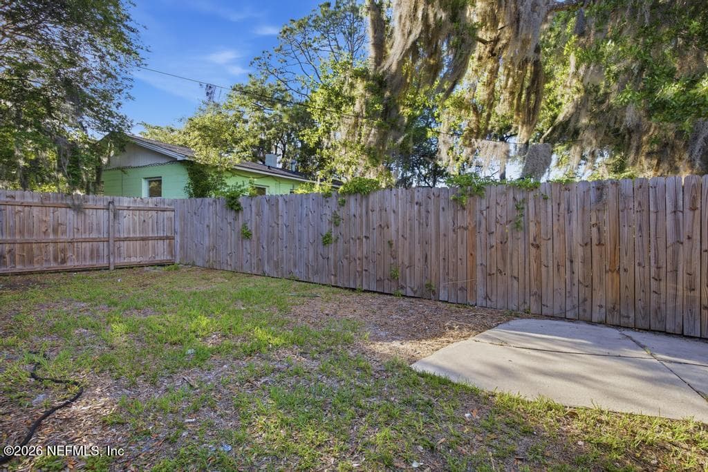 Photo 10 of 120 E OAK HILL Drive, Palatka, FL 32177