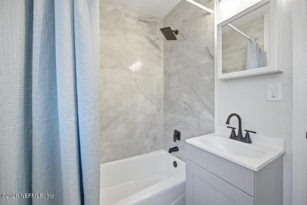 Photo 15 of 120 E OAK HILL Drive, Palatka, FL 32177